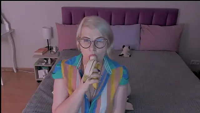 sabrinamacmarren online show from March 14, 6:39 pm