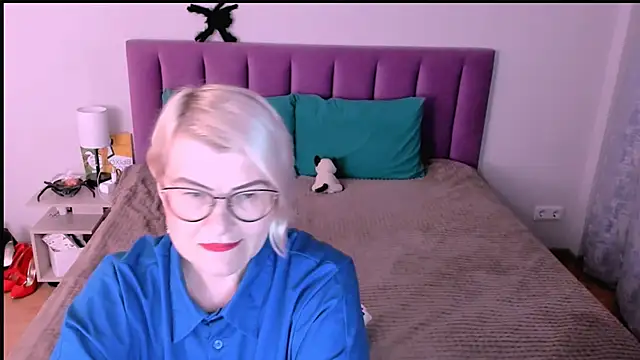 sabrinamacmarren online show from October 28, 2:31 pm