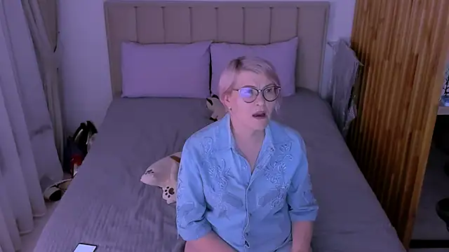 sabrinamacmarren online show from March 13, 6:36 pm