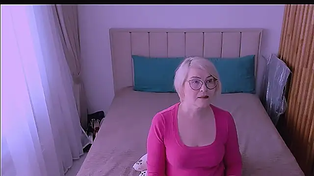 sabrinamacmarren online show from April 30, 11:38 am