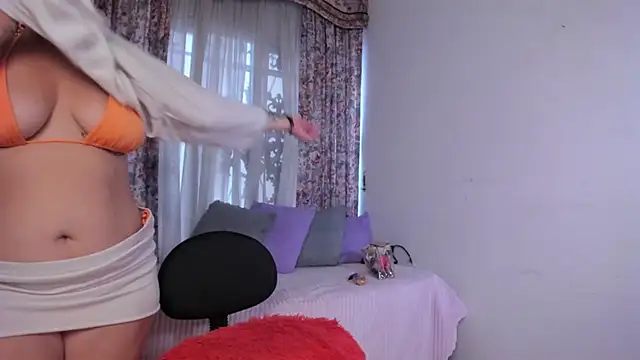 Snapshot of matilda_69x chatting on February 22, 9:04 pm matilda 69x online show from February 22, 9:04 pm