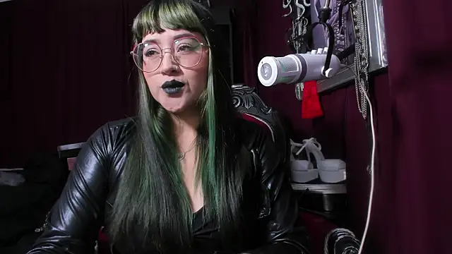 MeGoddesSara online show from March 4, 6:36 pm