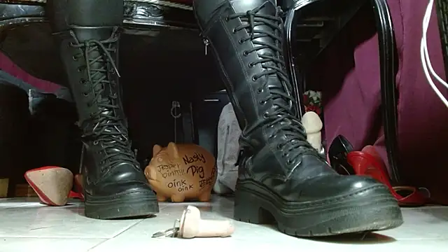 MeGoddesSara online show from April 27, 8:18 pm