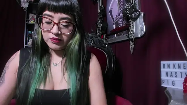 MeGoddesSara online show from July 3, 9:32 pm