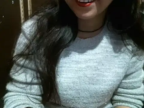 Snapshot of UrsMansi chatting on December 10, 5:28 am UrsMansi online show from December 10, 5:28 am
