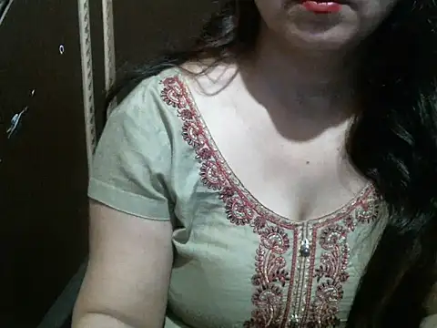 Snapshot of UrsMansi chatting on October 13, 3:28 am UrsMansi online show from October 13, 3:28 am
