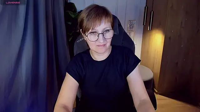 Snapshot of Paris_Cherry chatting on February 22, 4:40 pm Paris Cherry online show from February 22, 4:40 pm