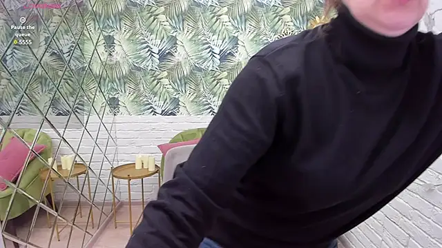 Snapshot of Paris_Cherry chatting on March 8, 4:56 am Paris Cherry online show from March 8, 4:56 am