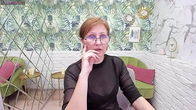 Snapshot of Paris_Cherry chatting on March 10, 3:23 am Paris Cherry online show from March 10, 3:23 am