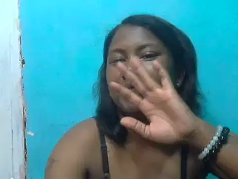 Snapshot of cutybigass chatting on November 28, 7:44 am cutybigass online show from November 28, 7:44 am