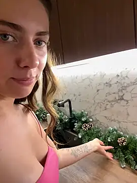 MariiD online show from December 18, 3:44 pm