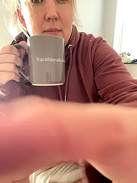 Snapshot of Anna_Alexa chatting on November 7, 1:00 pm Anna Alexa online show from November 7, 1:00 pm