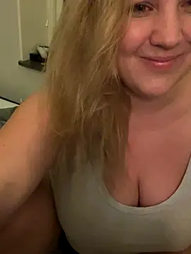 Snapshot of Anna_Alexa chatting on November 19, 3:28 am Anna Alexa online show from November 19, 3:28 am