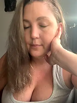 Snapshot of Anna_Alexa chatting on December 1, 10:42 am Anna Alexa online show from December 1, 10:42 am