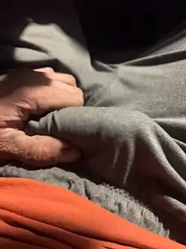 Snapshot of mikeylong chatting on February 22, 9:12 am mikeylong online show from February 22, 9:12 am