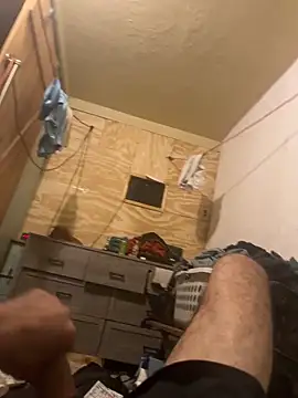 Snapshot of mikeylong chatting on October 18, 9:37 pm mikeylong online show from October 18, 9:37 pm