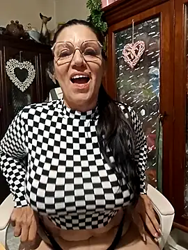 Snapshot of Melmamalhuda@xh chatting on November 1, 10:50 am Melmamalhudaxh online show from November 1, 10:50 am