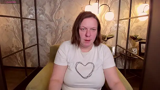 Snapshot of KellyPerfection chatting on February 24, 1:21 pm KellyPerfection online show from February 24, 1:21 pm