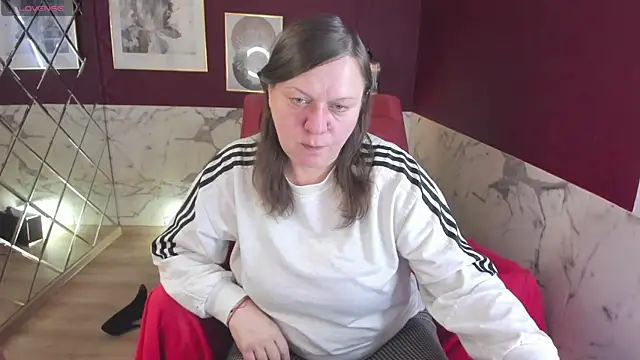 KellyPerfection online show from May 1, 5:45 am