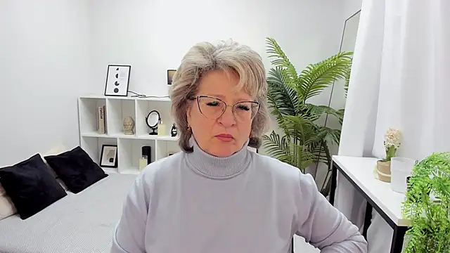 EvelynJoyful online show from November 26, 5:08 am