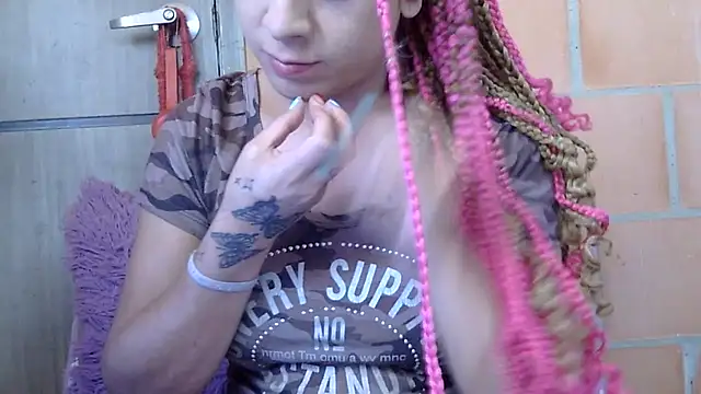 Snapshot of pamelasophia19 chatting on July 3, 6:47 pm pamelasophia19 online show from July 3, 6:47 pm