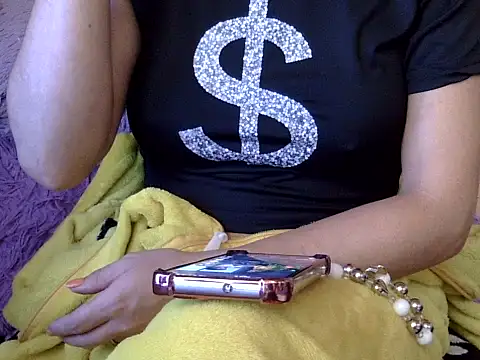 Snapshot of pamelasophia19 chatting on July 11, 3:37 pm pamelasophia19 online show from July 11, 3:37 pm