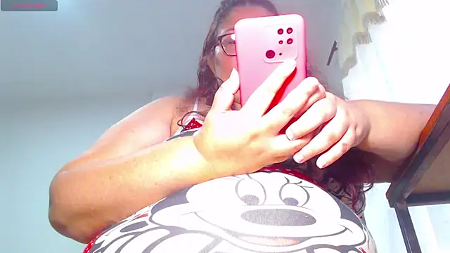 ashelymalefica online show from June 18, 8:24 pm