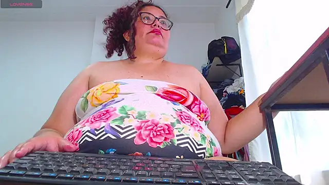 ashelymalefica online show from July 21, 8:00 pm