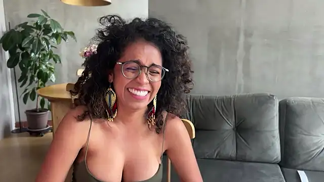 Snapshot of illaroom chatting on February 22, 9:48 pm illaroom online show from February 22, 9:48 pm