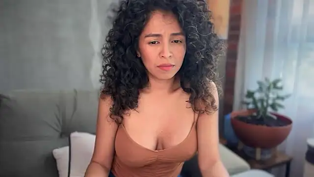 Snapshot of illaroom chatting on November 29, 10:13 pm illaroom online show from November 29, 10:13 pm