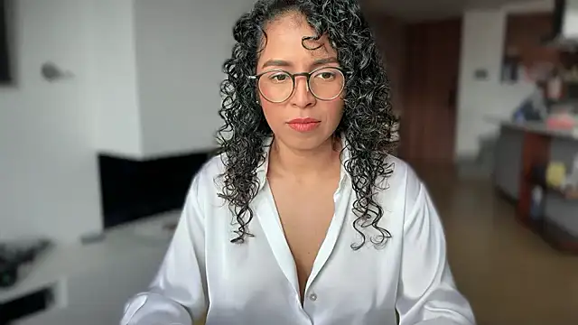 illaroom online show from January 13, 7:41 pm