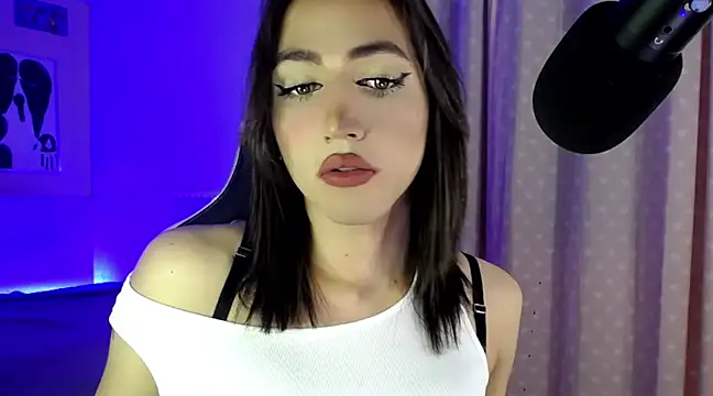 Snapshot of charlottesexxx chatting on January 27, 10:38 pm charlottesexxx online show from January 27, 10:38 pm