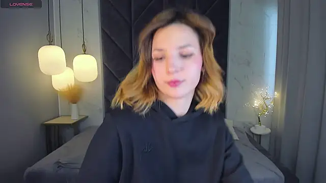 Snapshot of JaneGraceful chatting on December 16, 9:35 am JaneGraceful online show from December 16, 9:35 am