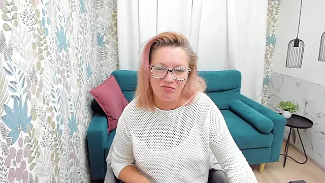 Snapshot of LeaPure chatting on December 16, 4:05 pm LeaPure online show from December 16, 4:05 pm