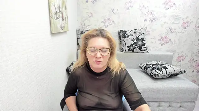 Snapshot of LeaPure chatting on January 21, 10:19 pm LeaPure online show from January 21, 10:19 pm