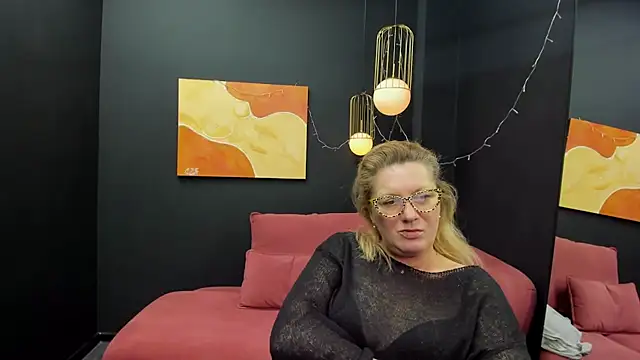 Snapshot of LeaPure chatting on March 1, 5:27 pm LeaPure online show from March 1, 5:27 pm