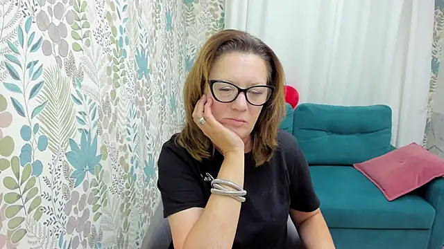 Snapshot of LeaPure chatting on September 13, 5:18 am LeaPure online show from September 13, 5:18 am