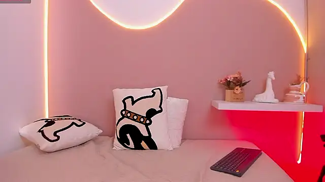 EllieMitchell online show from December 8, 8:58 pm