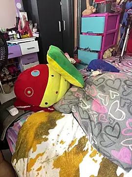 camile milf online show from March 4, 1:33 am