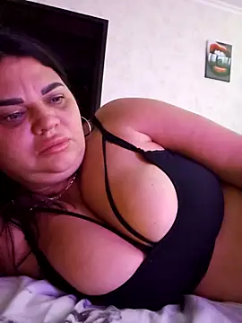 Snapshot of littleRikka chatting on November 6, 8:21 pm littleRikka online show from November 6, 8:21 pm