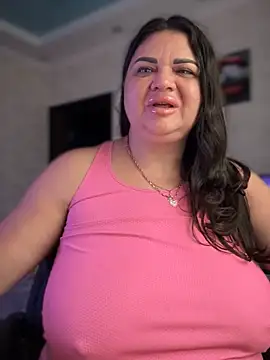 Snapshot of littleRikka chatting on November 28, 8:50 am littleRikka online show from November 28, 8:50 am