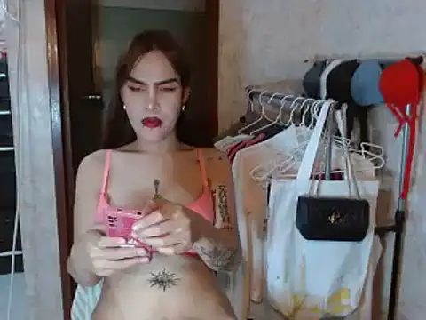 Snapshot of CumEaterLima chatting on May 5, 7:27 am CumEaterLima online show from May 5, 7:27 am