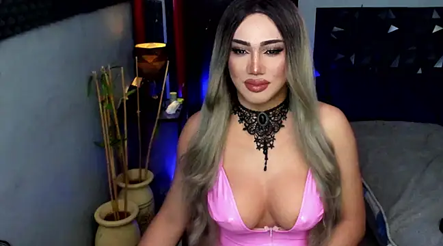 Snapshot of fancySHAINExxx chatting on December 31, 7:18 pm fancySHAINExxx online show from December 31, 7:18 pm