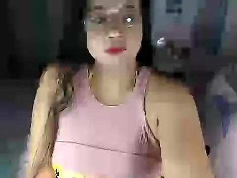 Snapshot of hersheykisses07 chatting on February 18, 3:35 am hersheykisses07 online show from February 18, 3:35 am