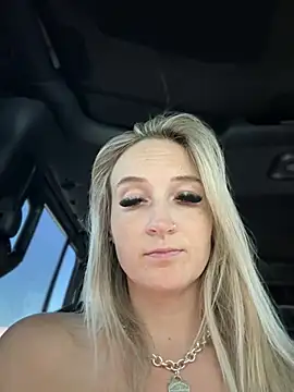 Snapshot of _Rapunzel_ chatting on February 4, 11:59 pm Rapunzel online show from February 4, 11:59 pm