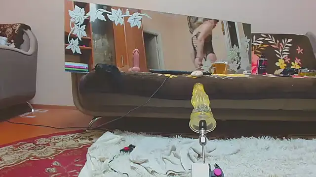 Snapshot of AlinasissyXX chatting on March 15, 10:00 pm AlinasissyXX online show from March 15, 10:00 pm