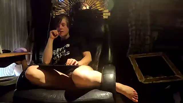 Snapshot of TheDaisyChaos chatting on October 20, 8:42 pm TheDaisyChaos online show from October 20, 8:42 pm