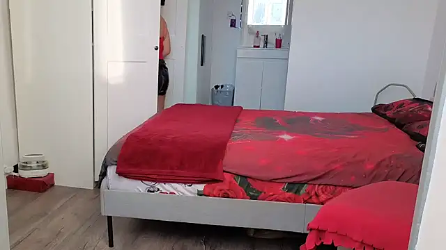 Snapshot of HotSpicyGujju chatting on November 28, 8:39 am HotSpicyGujju online show from November 28, 8:39 am