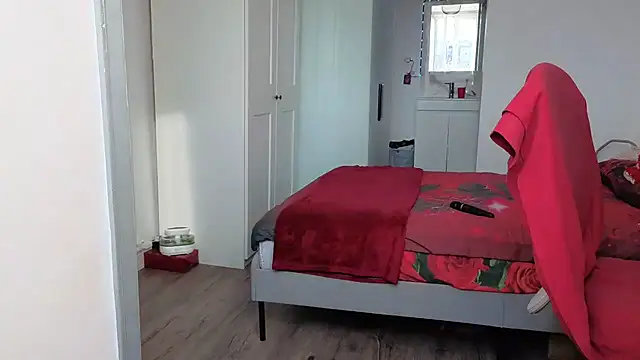 Snapshot of HotSpicyGujju chatting on December 2, 9:58 am HotSpicyGujju online show from December 2, 9:58 am