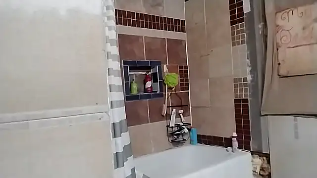 Snapshot of ThickDMatty@xh chatting on December 19, 9:18 am ThickDMattyxh online show from December 19, 9:18 am